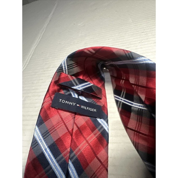 Tommy Hilfiger Red‎ Plaid 100% Silk Tie - Picture 5 of 6